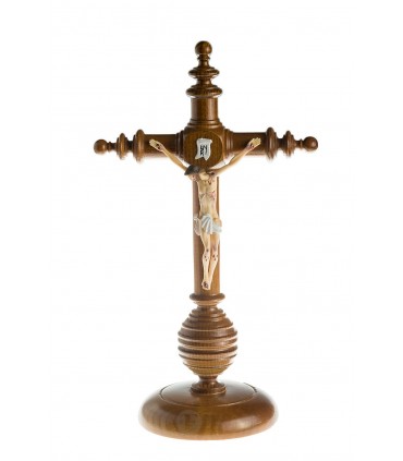 Cruxifixo de Madeira, com Cristo de Plástico, 30x17cm