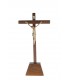 Crucifixo de Madeira com Cristo de Plástico com base 22 5 x 11 cm