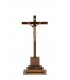 Crucifixo de Madeira com Cristo de Plástico com base 25 x 11 cm
